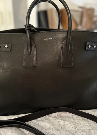 Saint Laurent Sac de Jour Taglia Grande Nera, marque: Saint Laurent, état: Très bon état, 2 650,00 €, 2 783,20 € Protection acheteurs incluse