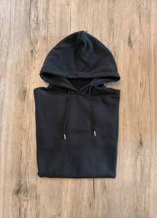 Sweat à capuche noir avec des motifs sur le côté : Quicksilver taille M, marca: Quiksilver, estado: Bom, tamanho: M, €10.00, €11.20 inclui Proteção do Comprador