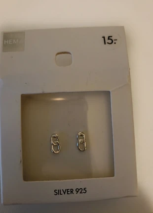 Nieuwe zilveren oorbelletjes, merk: Hema, staat: Nieuw met prijskaartje, € 3,00, € 3,85 inclusief Kopersbescherming