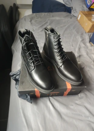 Bottines en cuire noire, marque: walk london, état: Neuf avec étiquette, taille: 44, 30,00 €, 32,20 € Protection acheteurs incluse