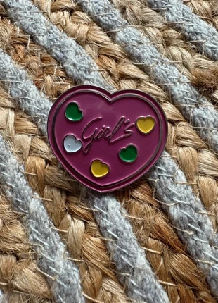 Pins Girls, état: Très bon état, 4,00 €, 4,90 € Protection acheteurs (Pro) incluse