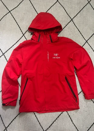 Coupe-vent Arc’teryx Taille M, marca: Arc'teryx, estado: Novo com etiquetas, tamanho: M, €88.00, €93.10 inclui Proteção do Comprador