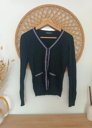 Cárdigan negro con bordado étnico de la marca Corazon, talla M/L, marca: Corazon, estado: Muy bueno, tamaño: M / 38 / 10, 9,00 €, 10,15 € Protección al comprador incluida