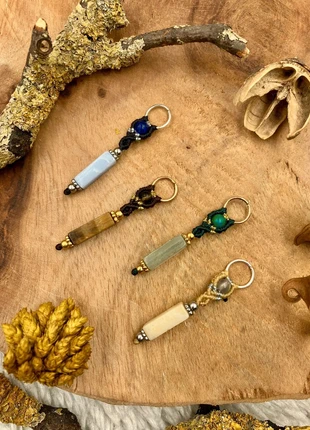 Bijou de cheveux macramé et pierres, bijou tresse/dread, staat: Heel goed, € 11,00, € 12,25 inclusief Kopersbescherming Pro