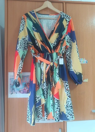 Vestido satinado con estampado colorido Shein Curve 0XL 🌈, marque: Shein Curve, état: Neuf sans étiquette, taille: XL / 42 / 14, 3,50 €, 4,38 € Protection acheteurs incluse