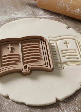 Emporte piece moule Holy Bible Cookie Cutter, marke: sans marque, zustand: Sehr gut, 3,00 €, 3,85 € beinhaltet Vinted-Käuferschutz Pro