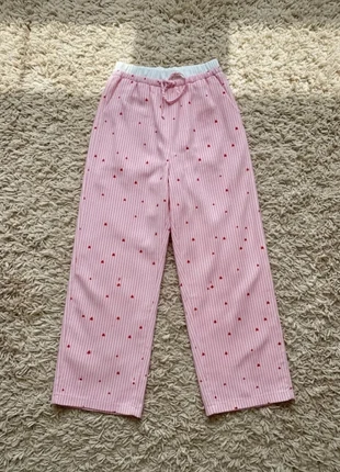 Pantalon rose à rayures & petits cœurs – style pyjama doux & mignon, marke: Nami Blossom, zustand: Sehr gut, größe: M / 38 / 10, 35,99 €, 38,49 € inklusive Vinted-Käuferschutz