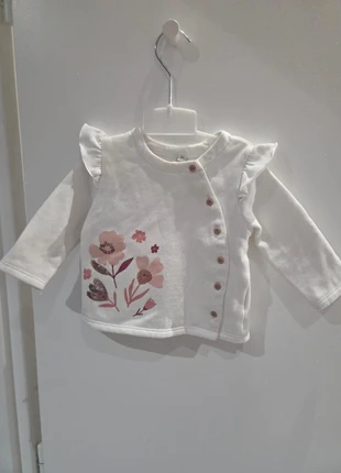 Gilet blanc avec des fleurs bébé fille 6 mois 🌸, marque: Je ne sais quoi, état: Très bon état, taille: 6-9 mois / 68 cm, 1,50 €, 2,28 € Protection acheteurs incluse