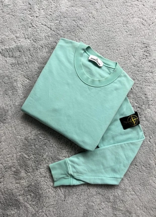 Sweat Stone Island bleu avec patch noir | Taille S, en coton, brand: Stone Island, condition: Very good, size: S, €74.00, €78.40 includes Buyer Protection