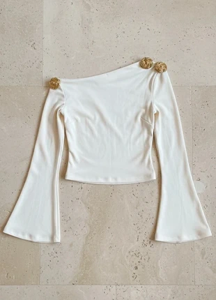 T-shirt Y2K Épaules Dénudées Crème | Manches Évasées | Détails Dorés, brand: Vintage Dressing, condition: Very good, size: S / 36 / 8, €28.90, €31.05 includes Buyer Protection