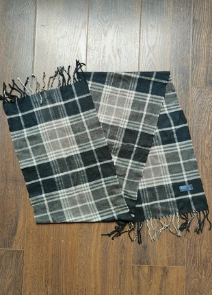 conic Check Scarf 160x35 cm -Écharpe Burberry 100% Cashmere, marque: Burberry, état: Très bon état, 30,00 €, 32,20 € Protection acheteurs incluse