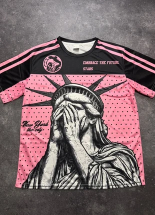 T-shirt rose & noir au design New York – Statue de la Liberté taille L, brand: y2k, condition: Very good, size: L, €20.00, €21.70 includes Buyer Protection
