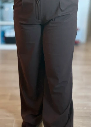 Pantalon fluide habillé Stradivarius, marque: Stradivarius, état: Très bon état, taille: XL / 42 / 14, 10,00 €, 11,20 € Protection acheteurs incluse