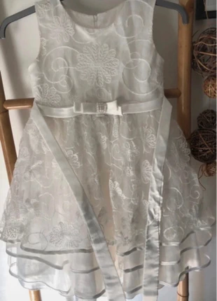 Robe évènementiel blanche taille 8 ans, brand: Blanche, condition: Very good, size: 8 years / 128 cm, €8.99, €10.14 includes Buyer Protection
