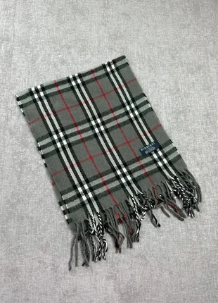 Écharpe Burberry gris, brand: Burberry, condition: Very good, €45.00, €47.95 includes Buyer Protection Pro