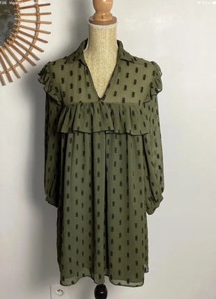 Robe fluide kaki à pois brodés noirs et volants bohème chic, marque: Zara, état: Très bon état, taille: XS / 34 / 6, 13,50 €, 14,88 € Protection acheteurs incluse