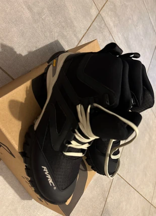 Belles chaussures de randonnée, marca: RevolutionRace, estado: Novo com etiquetas, tamanho: 39, €65.00, €68.95 inclui Proteção do Comprador