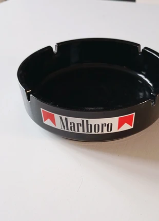 Cendrier Marlboro Noir – Made in France – Vintage / Collector, merk: Marlboro, staat: Heel goed, € 15,00, € 16,45 inclusief Kopersbescherming
