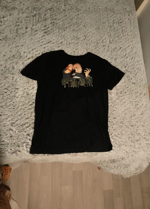T-shirt jujutsu kaisen, marque: Jujutsu Kaisen, état: Très bon état, taille: XS, 6,00 €, 7,00 € Protection acheteurs incluse