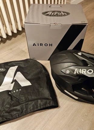 Casque moto cross Airoh Wraaap Color noir mat taille M, brand: moto, condizioni: Discrete, €65.00, €68.95 include la Protezione acquisti