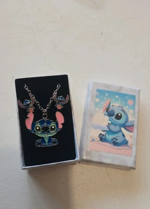 Parure stitch de disney collier et boucles d’oreilles, marque: Stitch, état: Neuf avec étiquette, 5,00 €, 5,95 € Protection acheteurs incluse