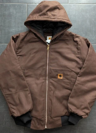 The 2025 Rework active jacket in Maroon, brand: Carhartt, condition: New without tags, size: M, €99.00, €104.65 includes Buyer Protection Pro