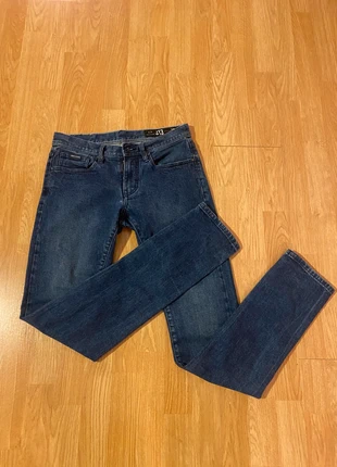 Pantalón tejano Armani, marque: Armani, état: Neuf sans étiquette, taille: W28 | FR 38, 10,00 €, 11,20 € Protection acheteurs incluse