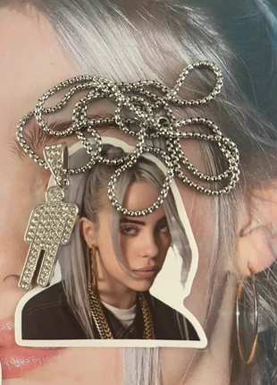 Billie Eilish ketting, merk: Billie Eilish, staat: Nieuw zonder prijskaartje, € 9,00, € 10,15 inclusief Kopersbescherming