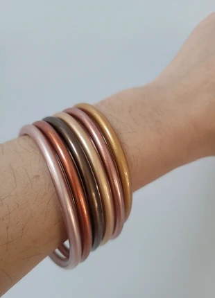 Lot de bracelets type jonc bouddhiste brown, zustand: Sehr gut, 10,00 €, 11,20 € inklusive Vinted-Käuferschutz