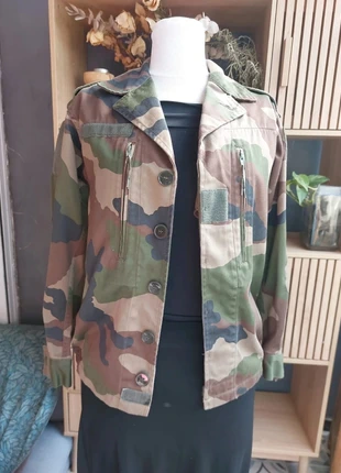 🌵Veste Militaire Camouflage Style et Robustesse pour Toutes Vos Aventures ou avoir du style 🍂, marque: Vintage Dressing, état: Neuf sans étiquette, taille: S / 36 / 8, 23,30 €, 25,17 € Protection acheteurs incluse