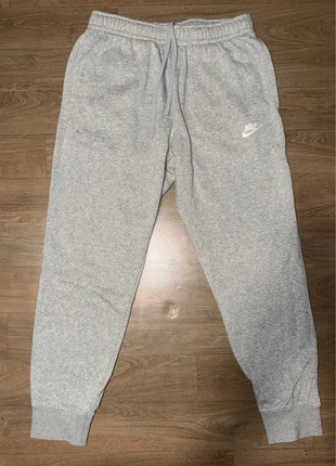 Jogging Nike Gris, brand: Nike, condition: Very good, size: M, €30.00, €32.20 includes Buyer Protection