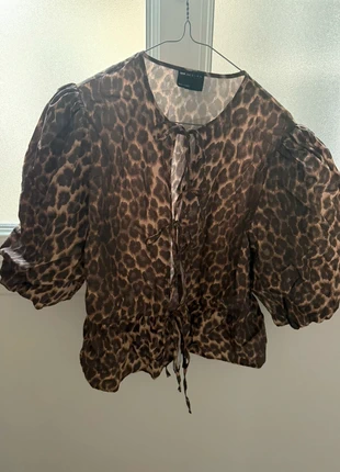 ASOS Design – Blouse à nouer – Motif léopard, merk: ASOS, staat: Heel goed, maat: L / 40 / 12, € 6,00, € 7,00 inclusief Kopersbescherming