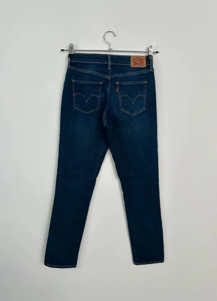 Jean Levi's Femme Marine W27 L30 | Classic Mid Rise Skinny | Taille 36 FR | Très Bon État SJ470, marque: Levi's, état: Très bon état, taille: S / 36 / 8, 14,00 €, 15,40 € Protection acheteurs (Pro) incluse