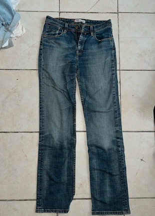 Jean Levi’s Straight Fit, marque: Levi's, état: Bon état, taille: S / 36 / 8, 7,00 €, 8,05 € Protection acheteurs incluse
