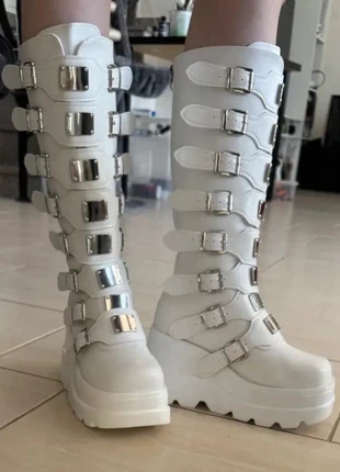 Bottes blanches goth plateformes à boucles métalliques, marque: y2k, état: Très bon état, taille: 38.5, 59,90 €, 63,60 € Protection acheteurs incluse