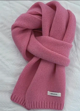 Écharpe hiver rose 100% laine, marque: LAINE, état: Neuf sans étiquette, 30,00 €, 32,20 € Protection acheteurs (Pro) incluse