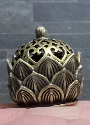 Brûle encens porte encens fleur de lotus tons dorés avec de très beaux détails et couvercle amovible, état: Très bon état, 3,00 €, 3,85 € Protection acheteurs incluse