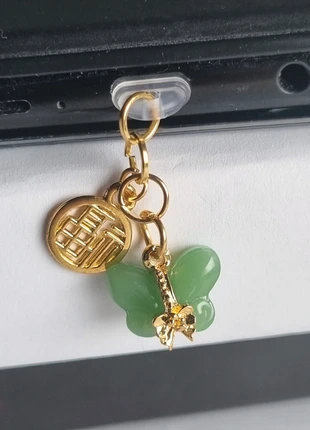 Charm bloque poussière porte bonheur usb-c OU lightining, marca: koryoneko, estado: Muy bueno, 7,00 €, 8,05 € Protección al comprador incluida