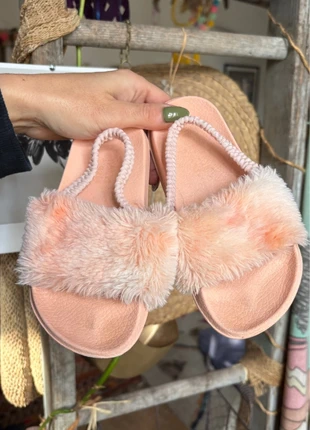 Sandale corail en moumoute • taille 27, condition: Very good, size: 27, €2.00, €2.80 includes Buyer Protection