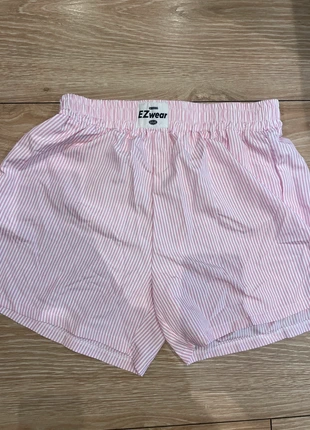 Pink and white stripped shorts, condition: Good, size: M / UK 12-14, £1.00, £1.75 includes Buyer Protection