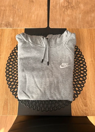 Sweat Nike Gris M Femme, marque: Nike, état: Neuf sans étiquette, taille: M / 38 / 10, 20,00 €, 21,70 € Protection acheteurs incluse