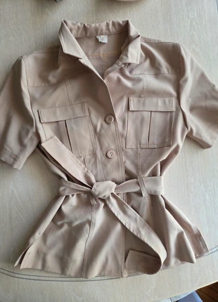 Chaleco Beige con lazo, marque: Local, état: Très bon état, taille: S / 36 / 8, 6,00 €, 7,00 € Protection acheteurs incluse