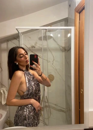 Vestito corto argento paillettes - schiena scoperta - capodanno, brand: Pull & Bear, condizioni: Nuovo senza cartellino, taglia: S / IT 40 / EU 36, €17.00, €18.55 include la Protezione acquisti