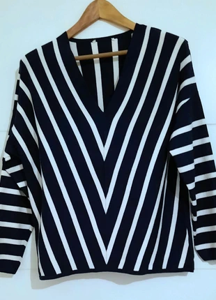 Pull col V oversize marine et blanc XXL, marque: Inconnu, état: Très bon état, taille: XXL / 44 / 16, 10,00 €, 11,20 € Protection acheteurs incluse