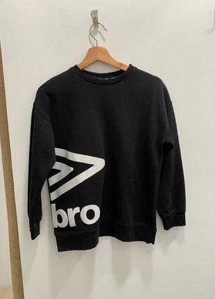 Sudadera negra Umbro niño 12 años, brand: Umbro, condizioni: Ottime, taglia: 12 anni / 152 cm, €10.00, €11.20 include la Protezione acquisti