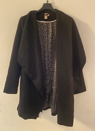 Thin Jacket – Size 34 – Waterfall Cut, merk: H&M, staat: Heel goed, maat: XS / 34 / 6, € 5,00, € 5,95 inclusief Kopersbescherming