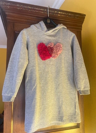 Robe pull capuche, marque: Vertbaudet, état: Bon état, taille: 7 ans / 122 cm, 2,00 €, 2,80 € Protection acheteurs incluse