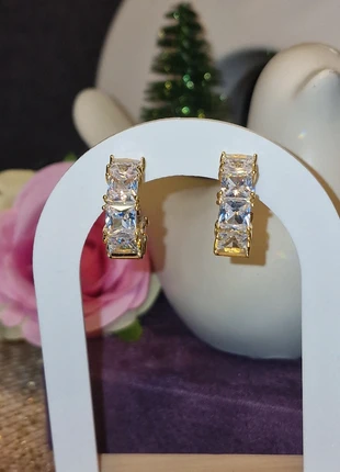 Boucles d'oreilles Créoles serties de cristaux, marque: Swarovski éléments Typés, état: Neuf sans étiquette, 16,77 €, 18,31 € Protection acheteurs incluse