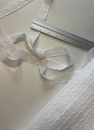 Dentelle anglaise 25mm blanche par 2m, marque: Couture, état: Neuf sans étiquette, 1,80 €, 2,59 € Protection acheteurs (Pro) incluse