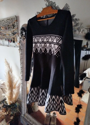 Robe en laine, staat: Nieuw zonder prijskaartje, maat: M / 38 / 10, € 4,00, € 4,90 inclusief Kopersbescherming